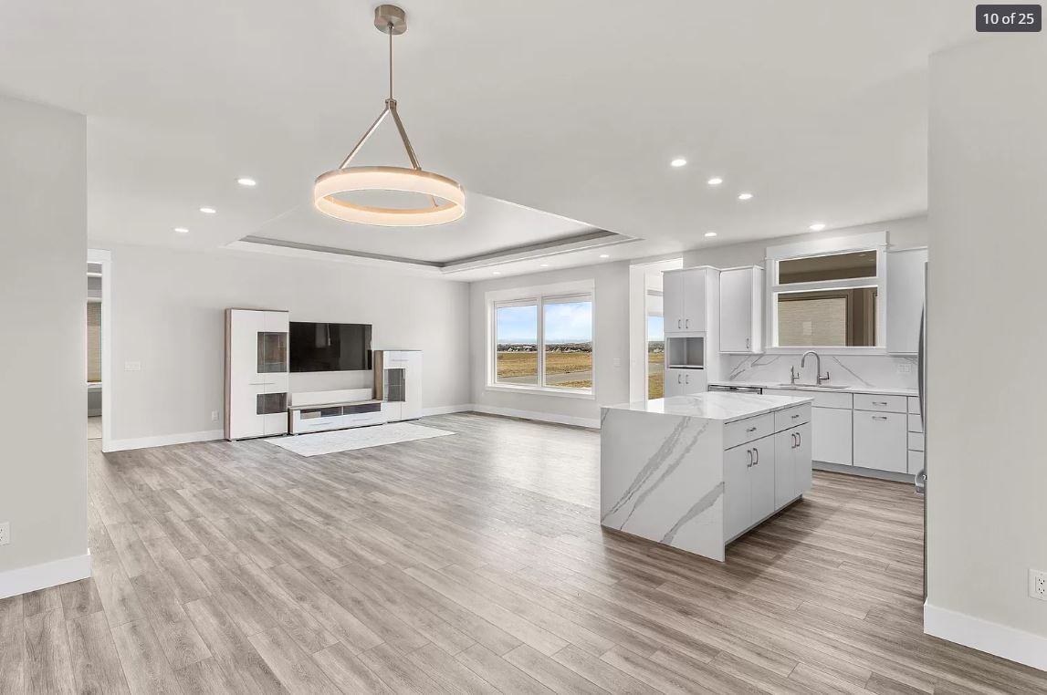 2504 Aspen Creek Trl - Photo 2 of 19