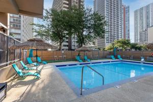 featured image of 6166 N Sheridan Rd