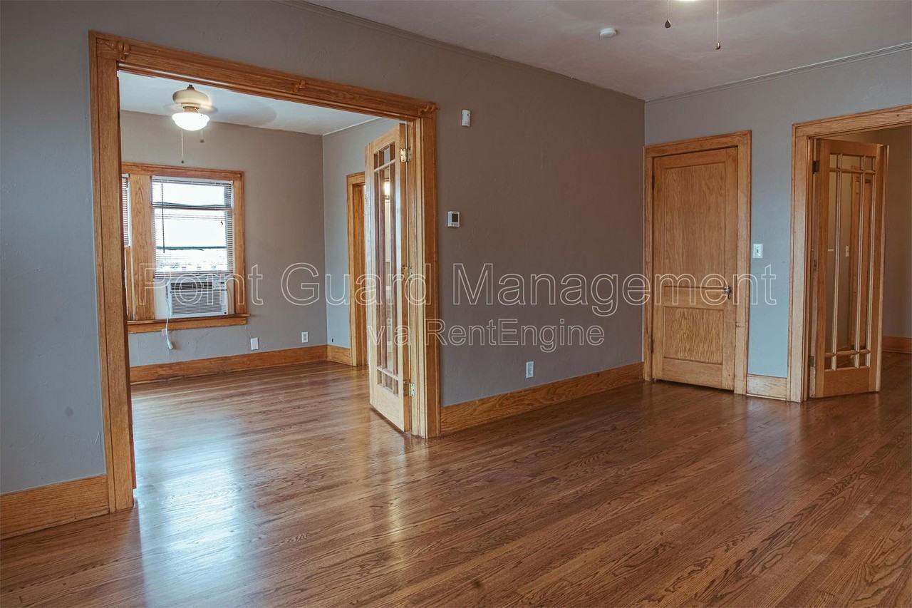 1518 N Robinson Ave #11 - Photo 4 of 21