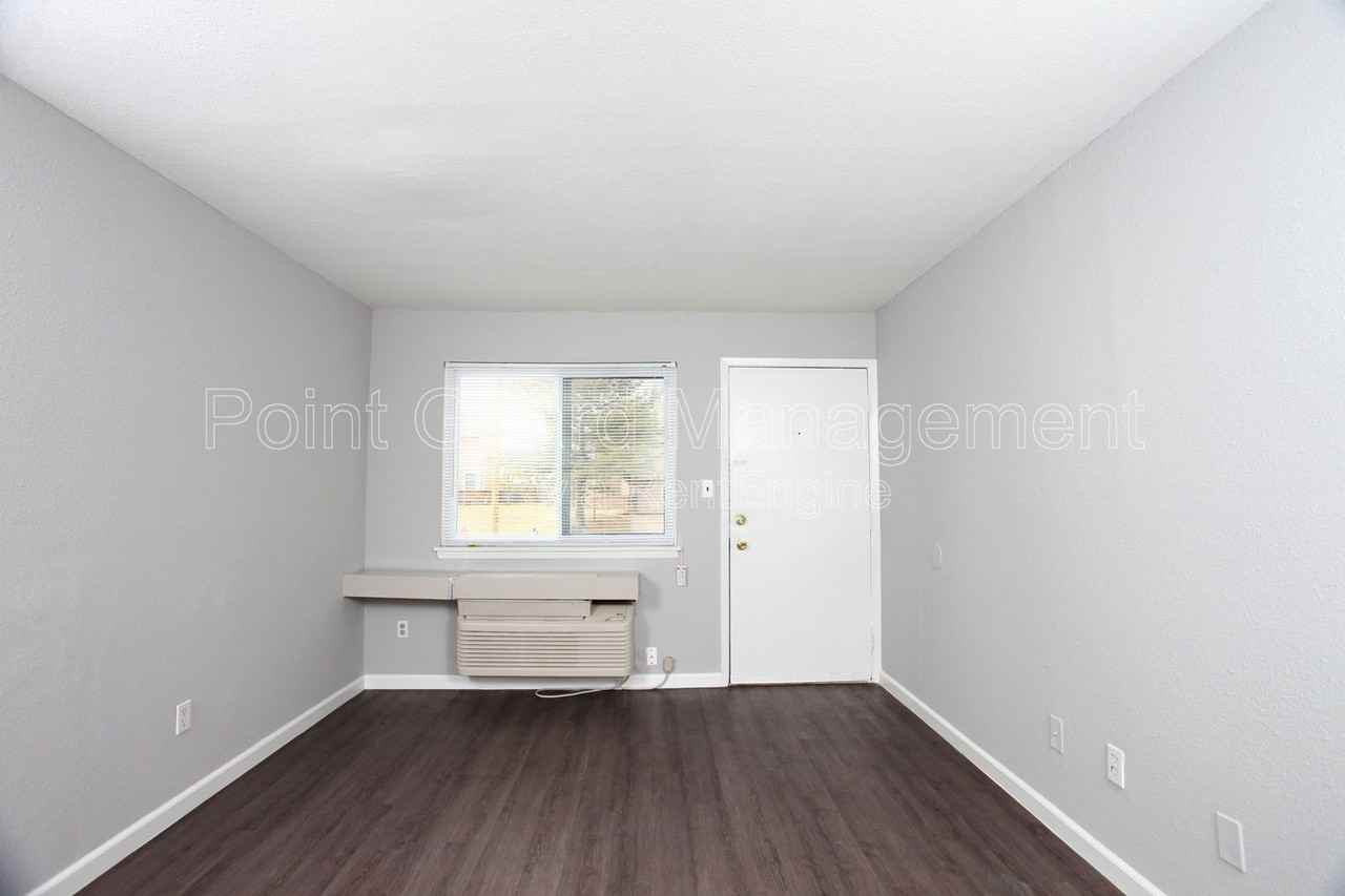 1212 S Longfellow St #303 - Photo 3 of 10