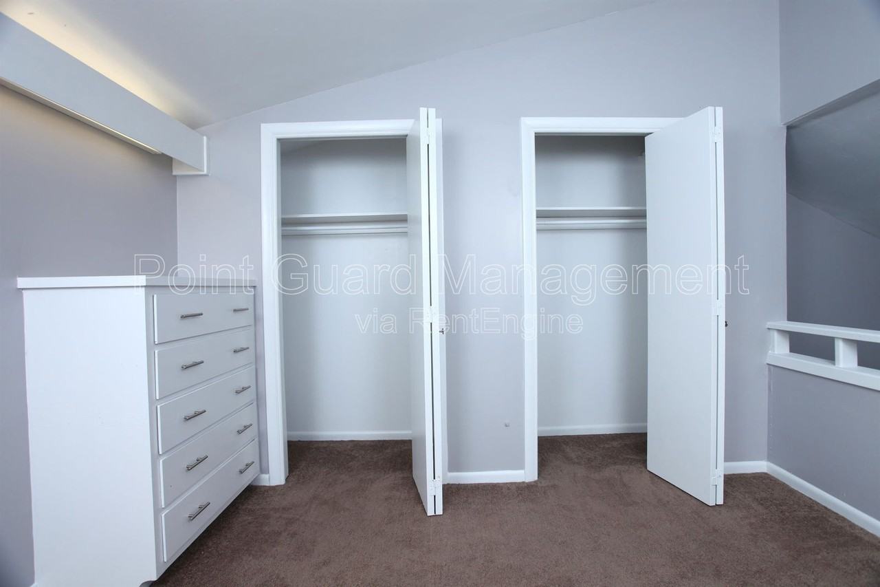 1710 N Harvard Ave #4 - Photo 6 of 10