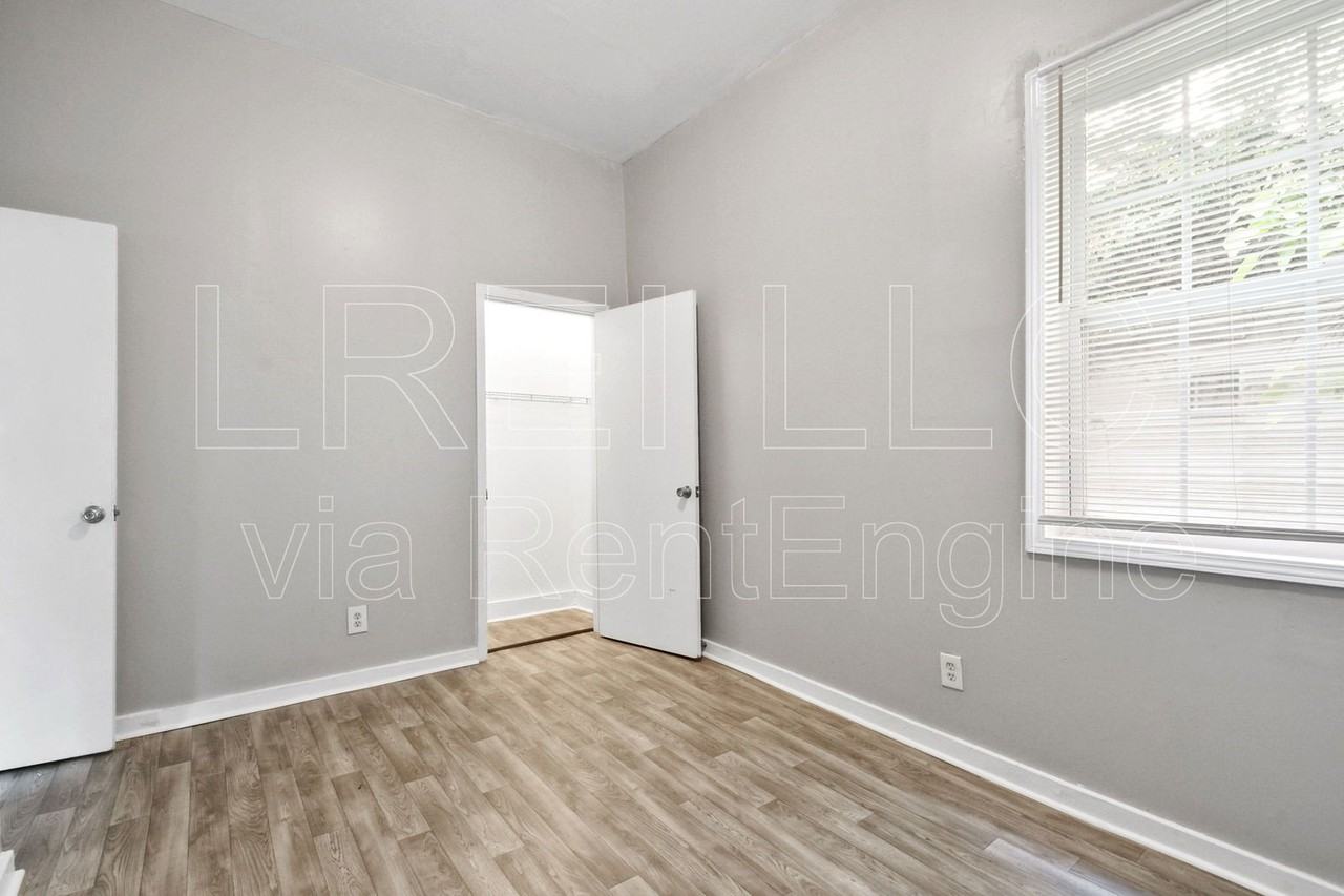 2209 Saint Louis Ave - Photo 3 of 13