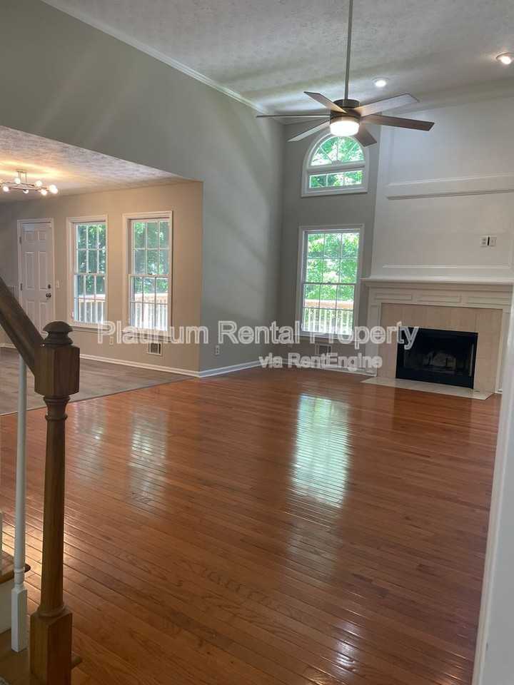 120 Colonnade Ave Sw - Photo 5 of 50