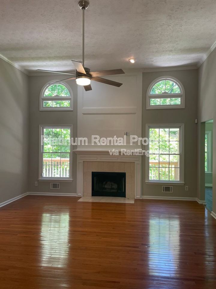 120 Colonnade Ave Sw - Photo 6 of 50