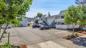 featured image of 5316 E Burnside St