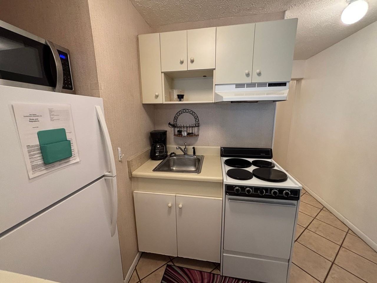 5505 Sun Harbor Rd - Photo 4 of 23