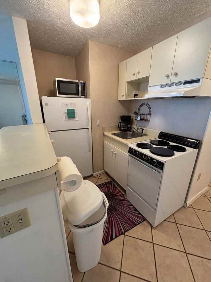 5505 Sun Harbor Rd - Photo 5 of 23