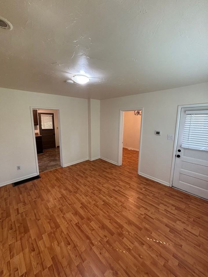 314 S 16th St - Photo 2 of 28