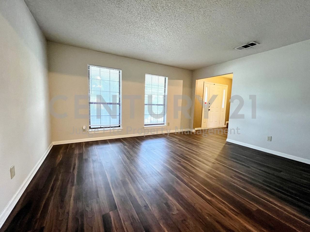 2019 Longmeadow Ct - Photo 2 of 11