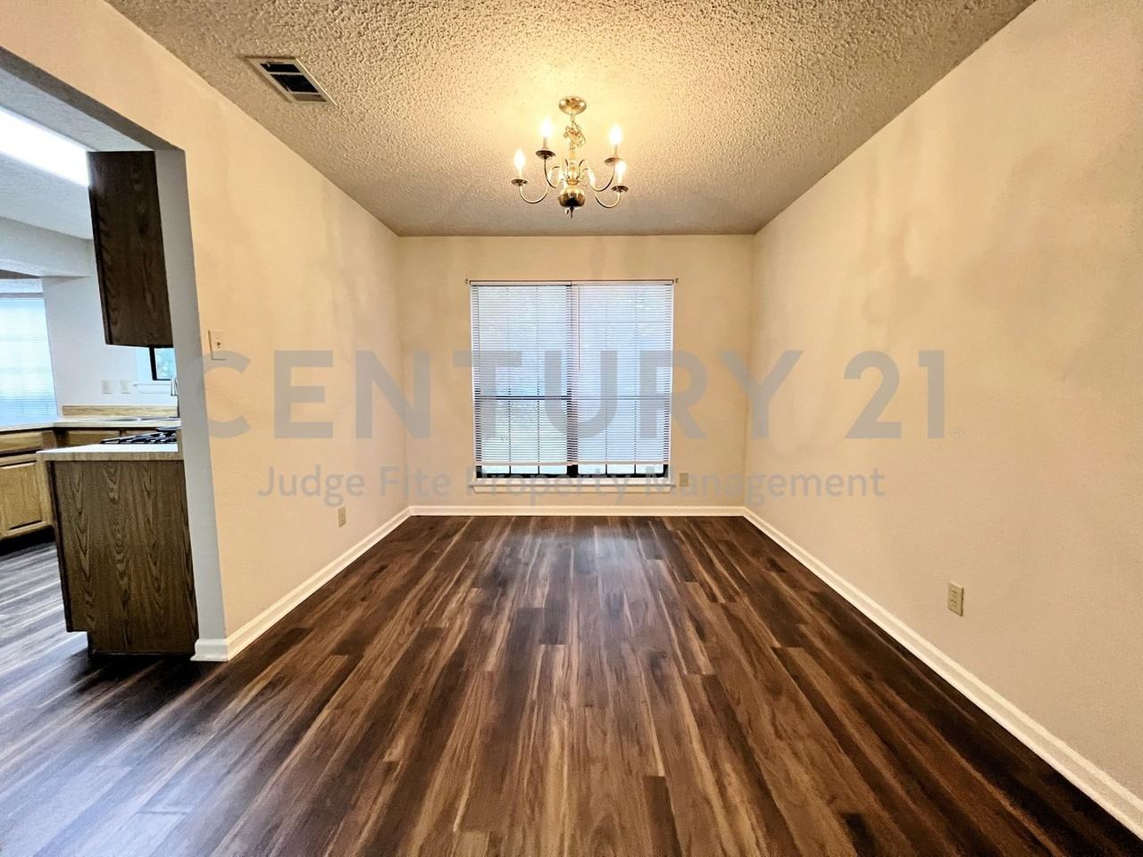 2019 Longmeadow Ct - Photo 3 of 11