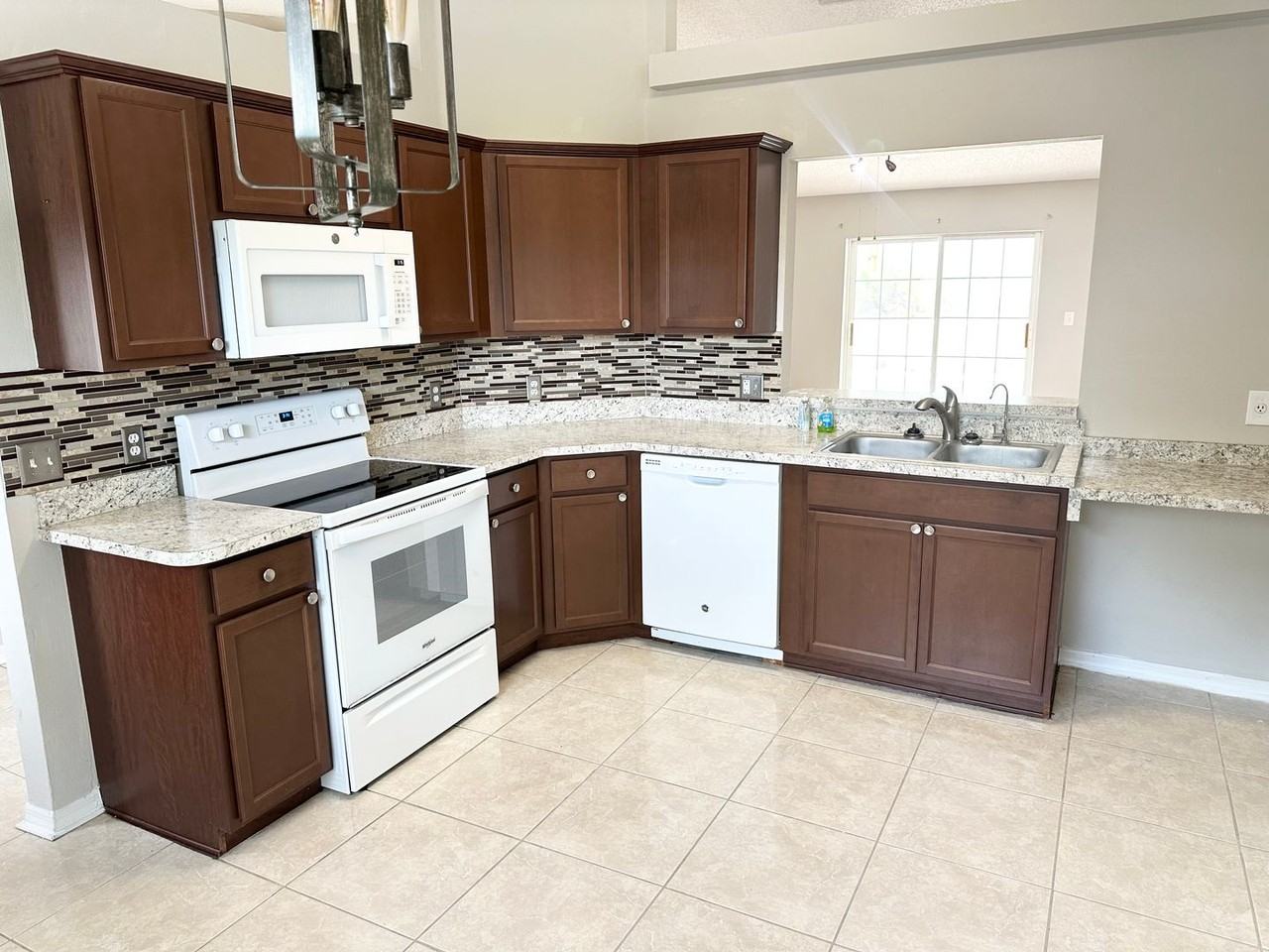 516 Meadow Green Dr - Photo 2 of 43