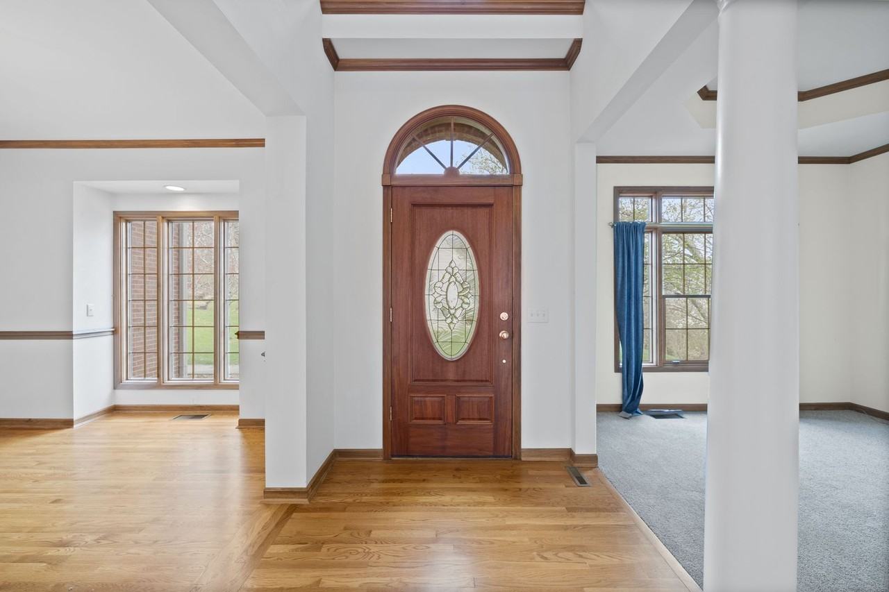 6803 Oak St - Photo 2 of 50