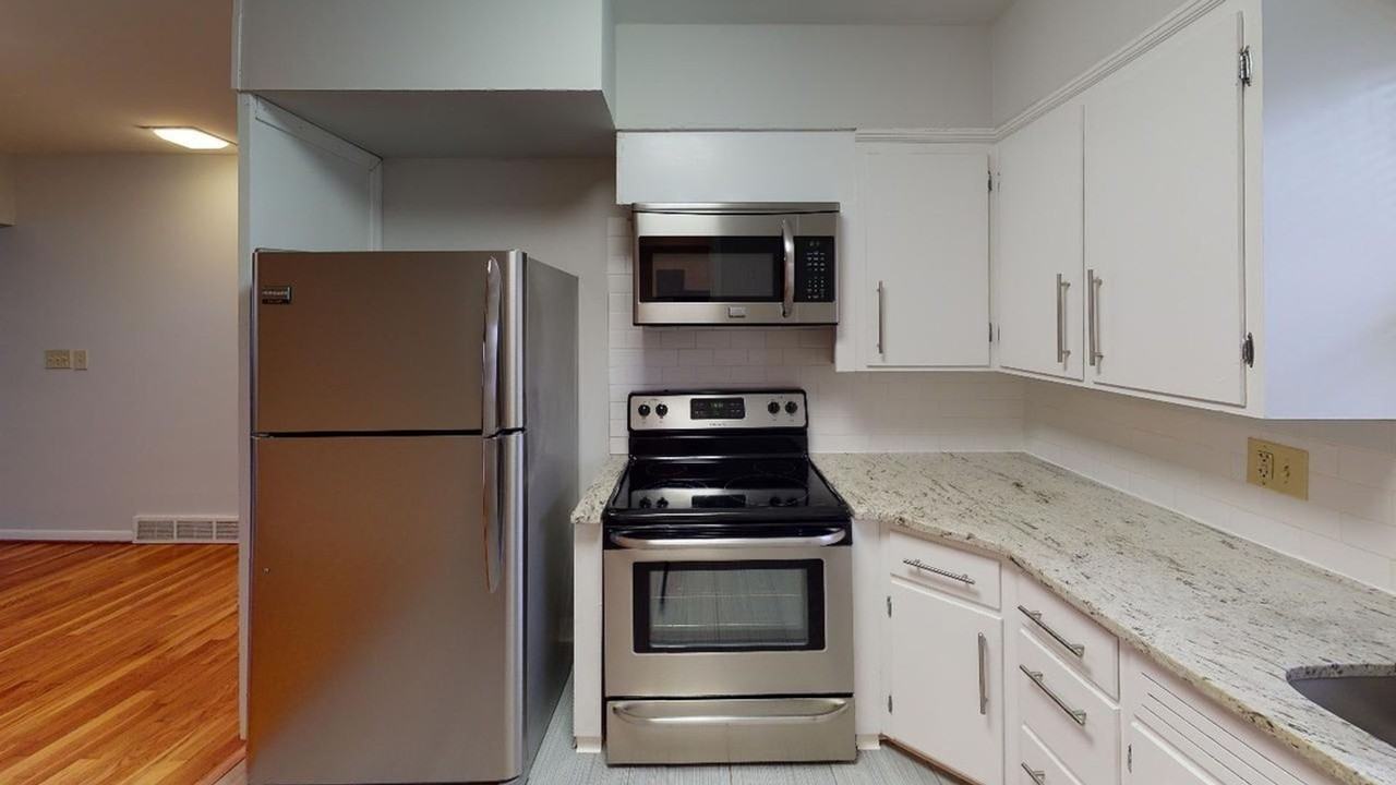 1796 Ridgecliff Rd - Photo 2 of 16