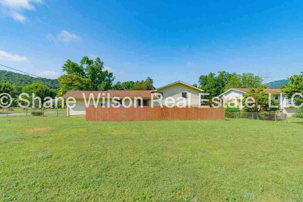 617 Spring Valley Ln - Photo 4 of 17