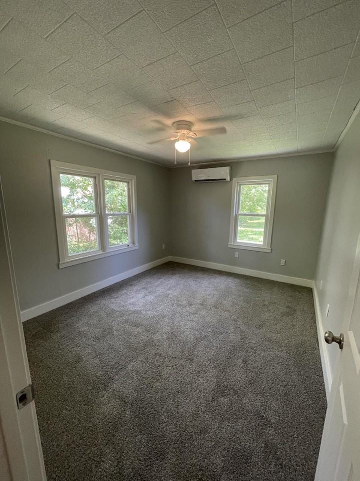 112 Elm St Apt A - Photo 4 of 7