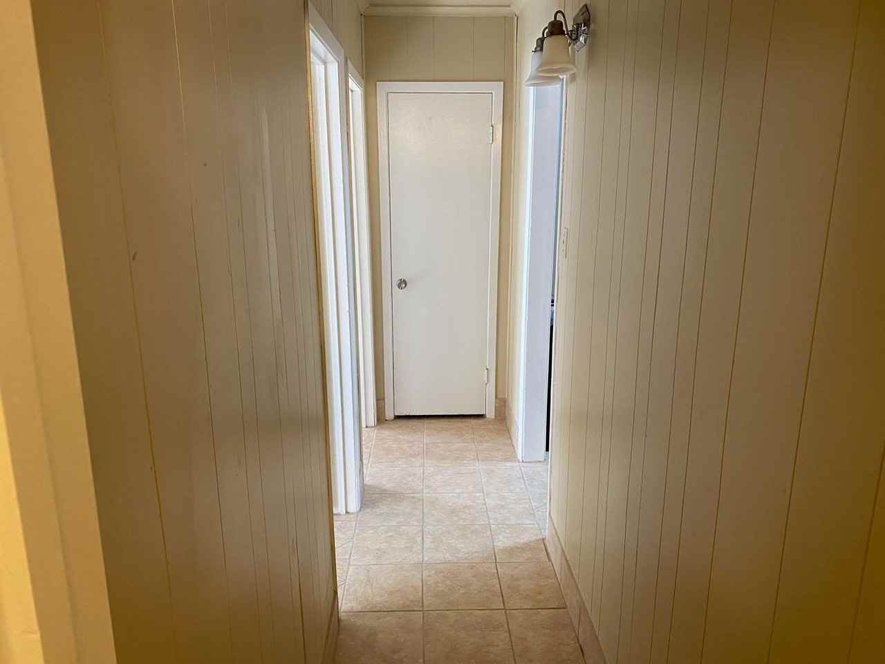 700 Gilman St - Photo 5 of 10