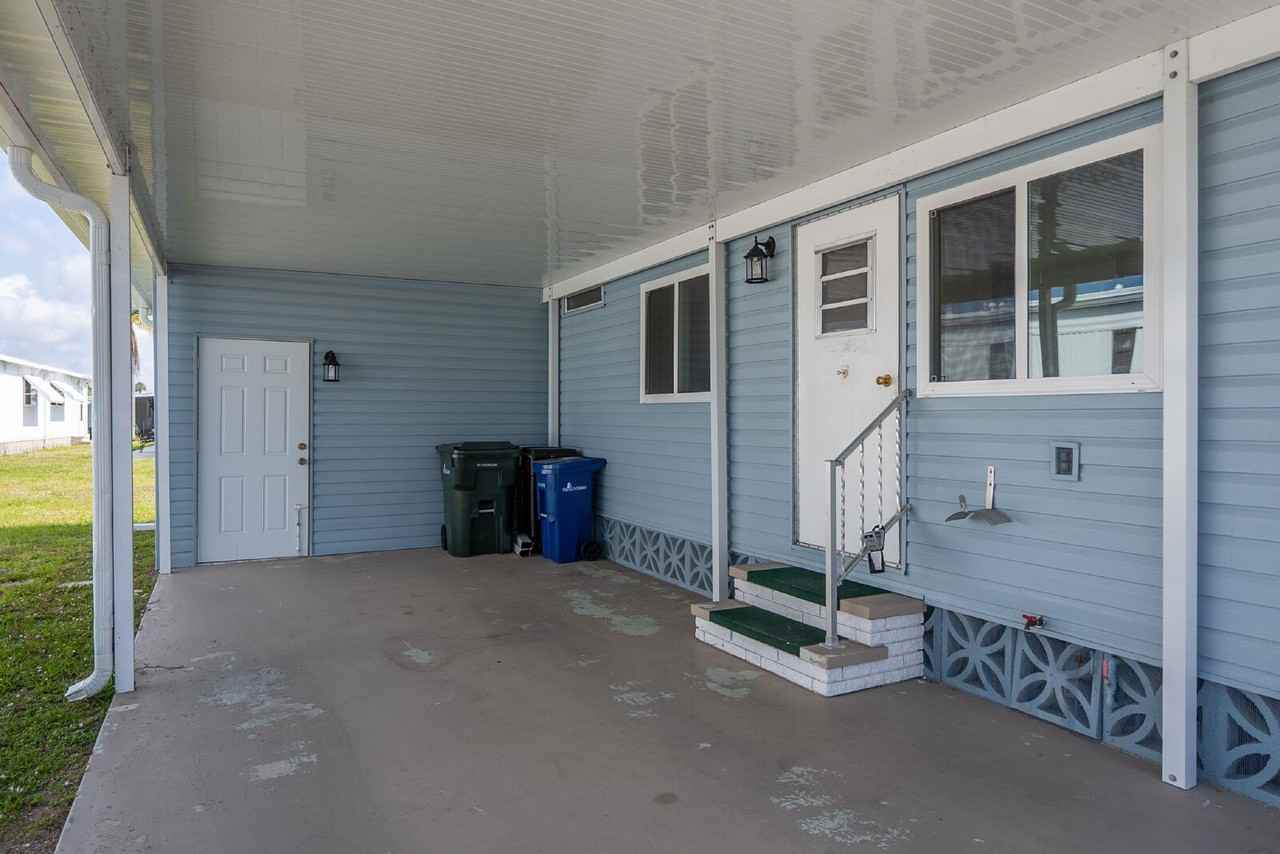529 Cervina Dr S - Photo 3 of 35