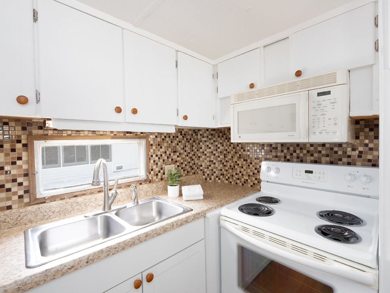 603 Locarno Dr - Photo 5 of 35