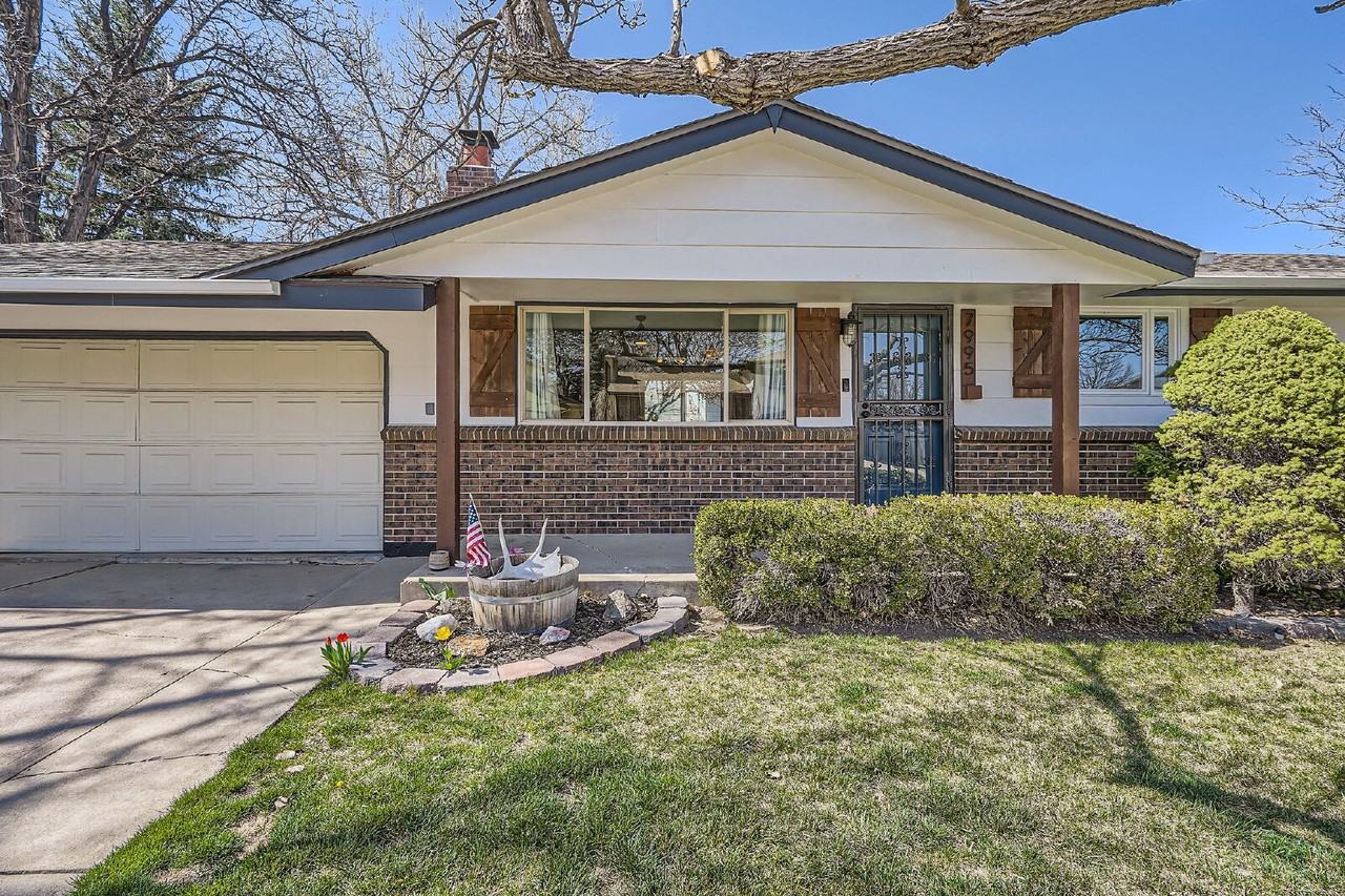 7995 Flower St - Photo 3 of 28