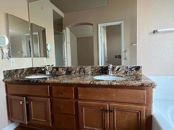 11669 Undisclosed - Photo 3 of 46