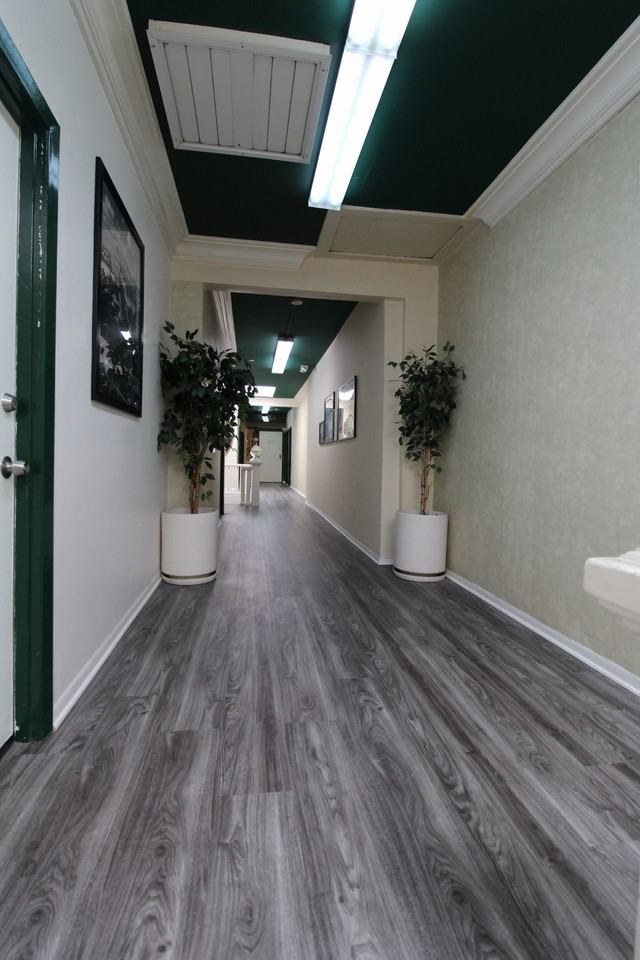 Essex Manor - Photo 6 of 13