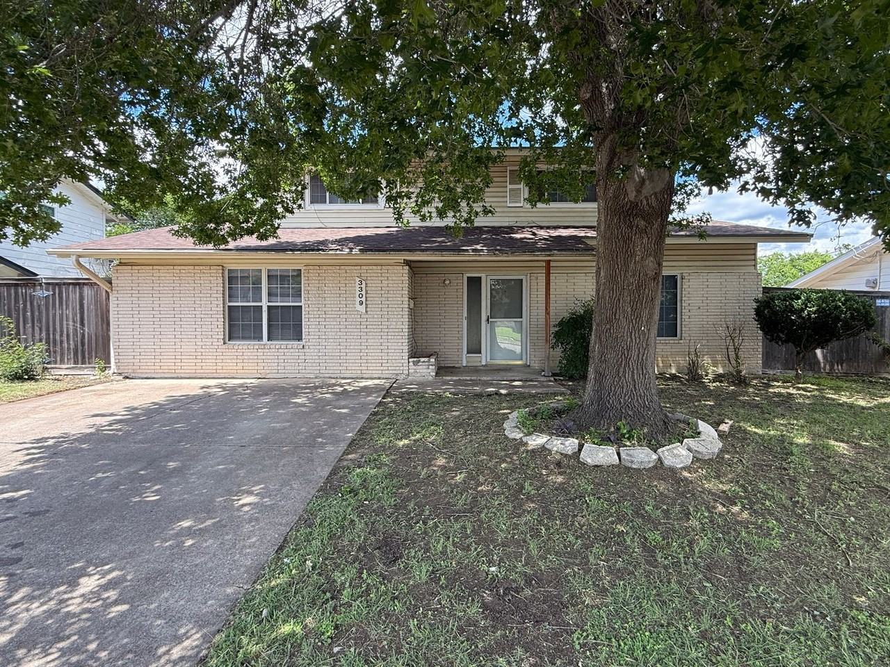 3309 Lake Charles Ave - Photo 2 of 28