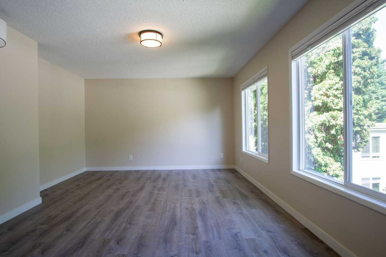 4149 Se 37th Ave #2 - Photo 3 of 21