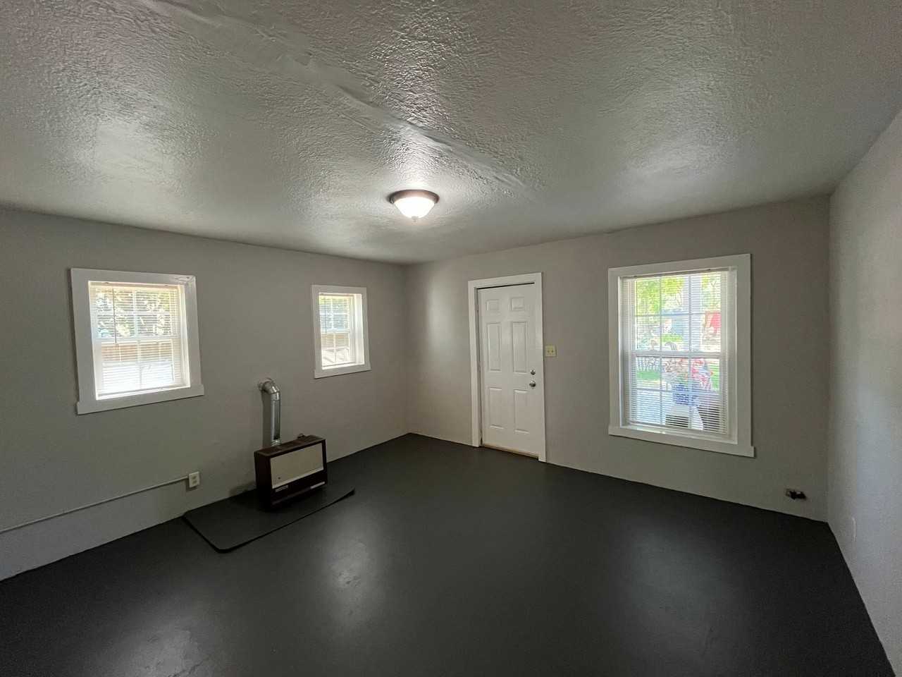 718 Rainbow Ave - Photo 2 of 10