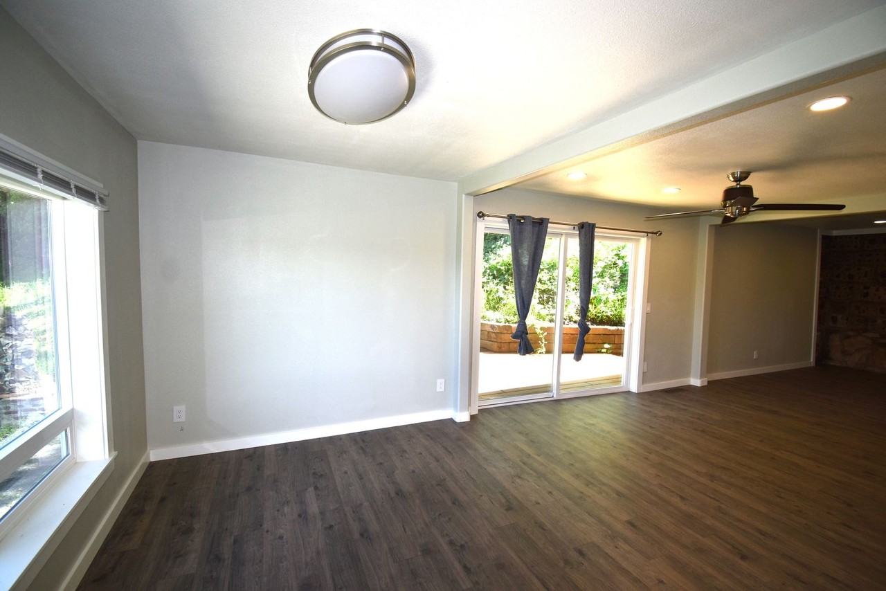 157 Holloway Hts - Photo 6 of 21