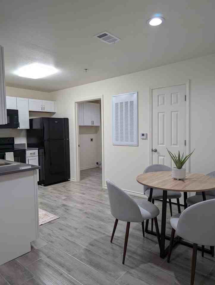 Chances Court - Photo 6 of 26