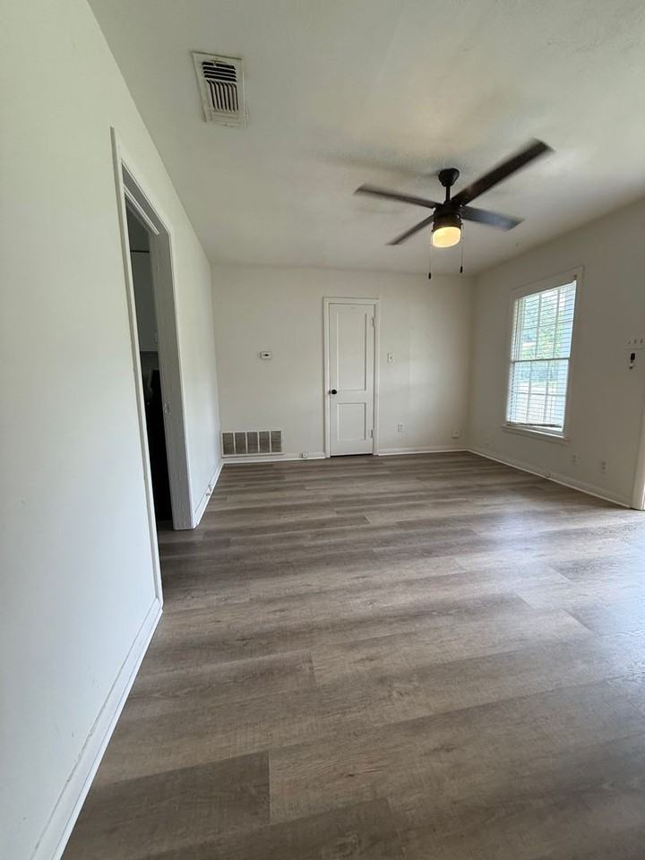 1205 Nw 1st Ave - Photo 3 of 16