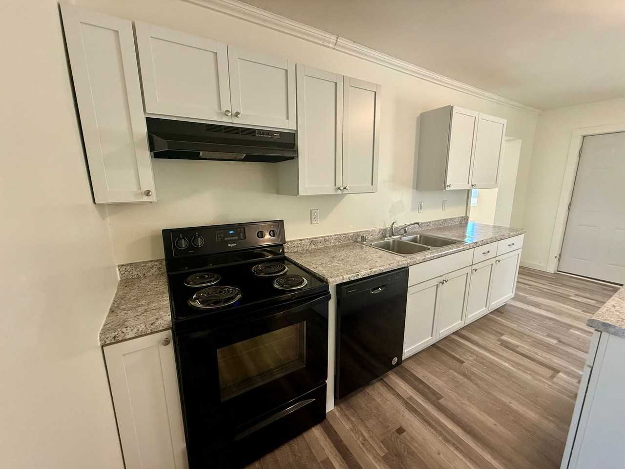 706 Lincoln Ave - Photo 2 of 45
