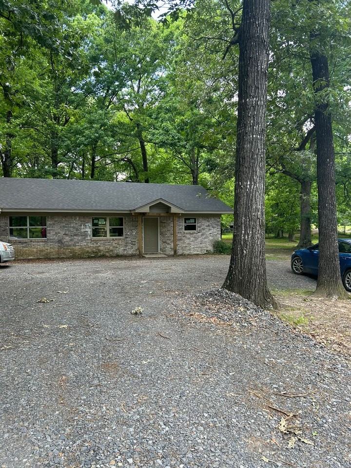 3916 Dogwood Ln - Photo 2 of 18