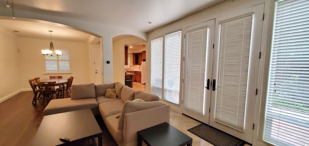 2043 Catalina Dr - Photo 5 of 36