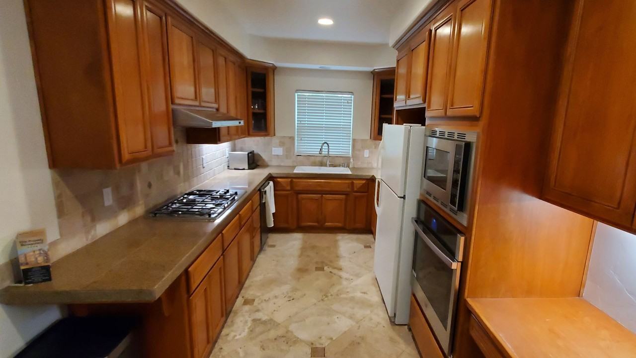 2043 Catalina Dr - Photo 7 of 36