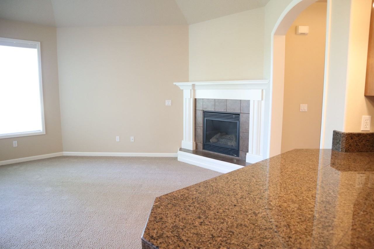 902 Nw 96th Cir - Photo 3 of 22