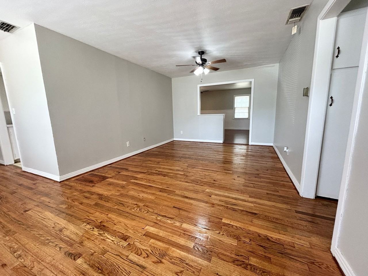 3818 32nd St - Photo 3 of 11
