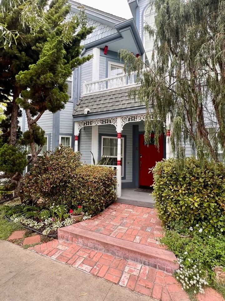 925 10th St #C - Photo 2 of 33