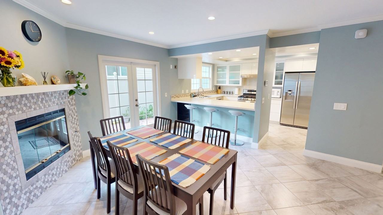 925 10th St #C - Photo 6 of 33