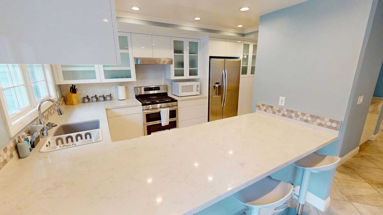 925 10th St #C - Photo 7 of 33