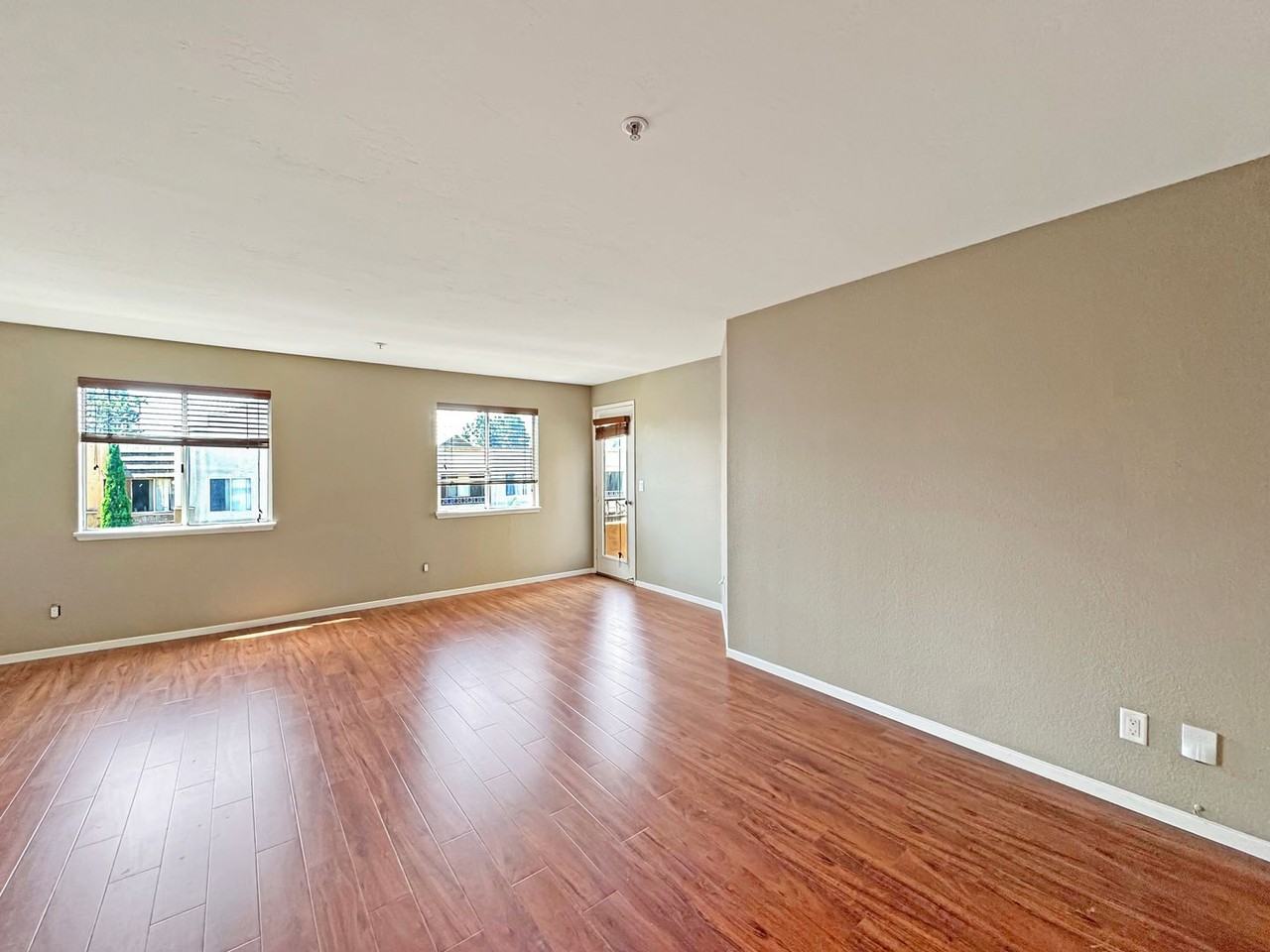 3550 Lebon Dr - Photo 2 of 15