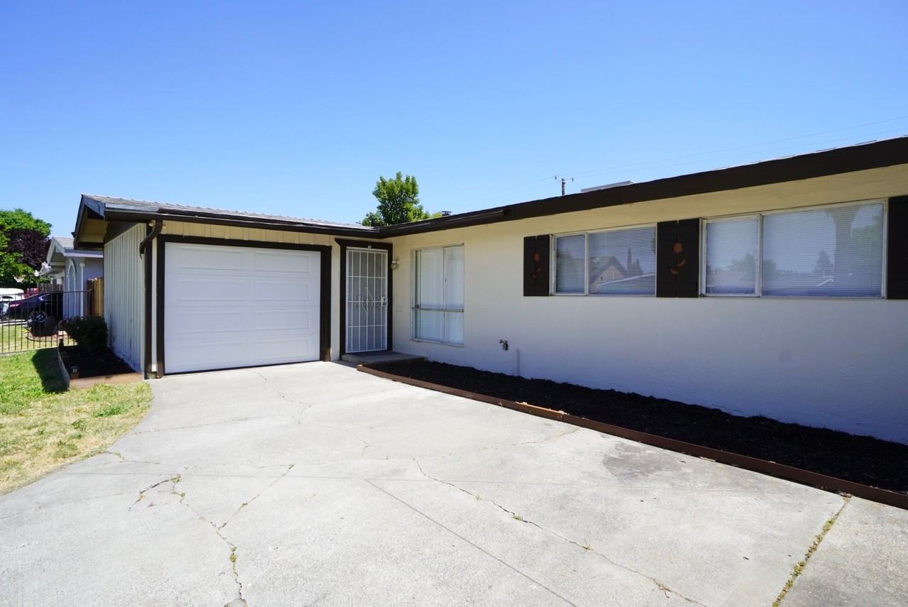 3812 Floral Dr - Photo 2 of 19