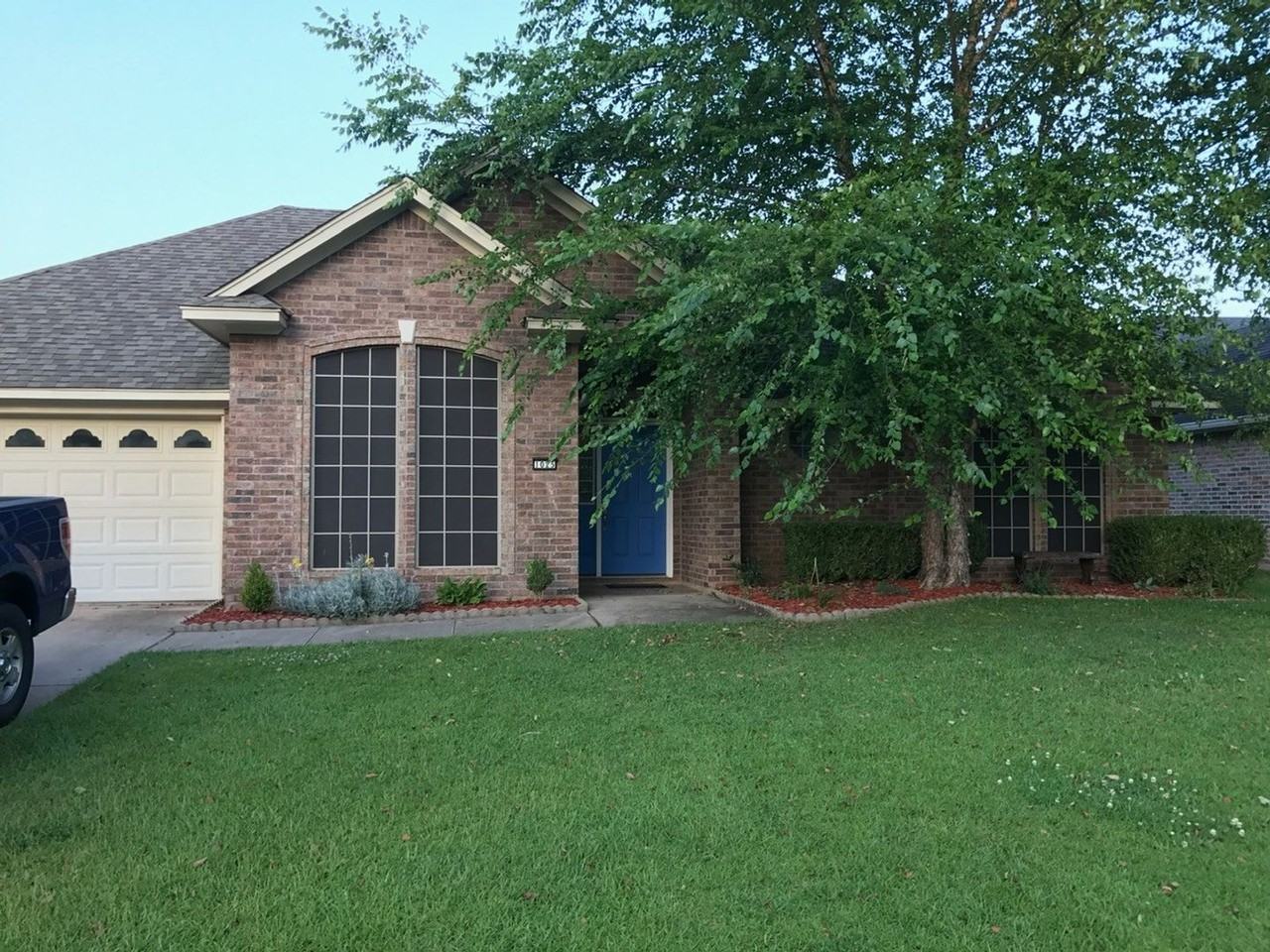 1025 Cressmont St - Photo 2 of 20
