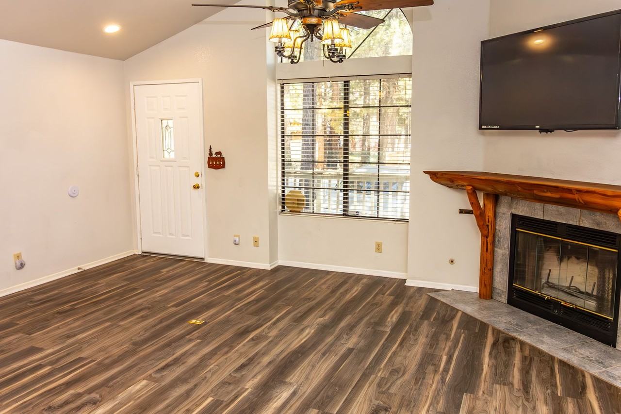 744 E Meadow Ln - Photo 3 of 16