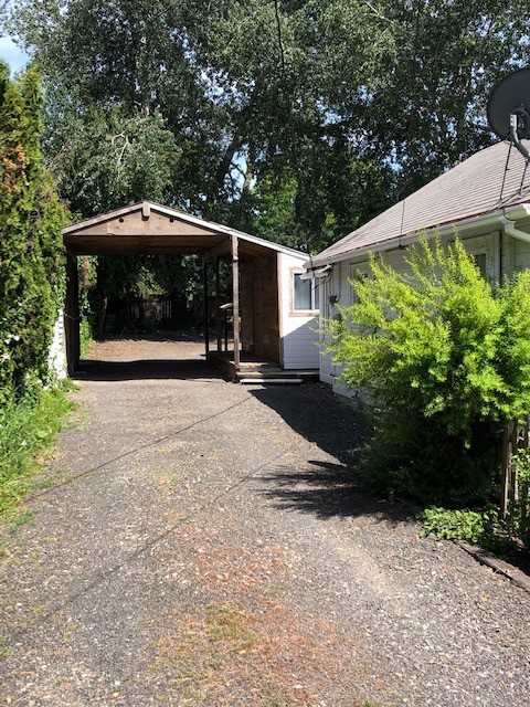 250 Sw 13th St - Photo 2 of 11