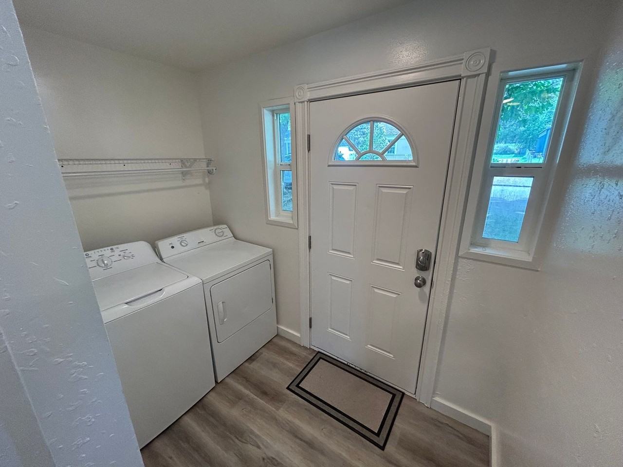 3112 W South Loop Ave - Photo 2 of 31