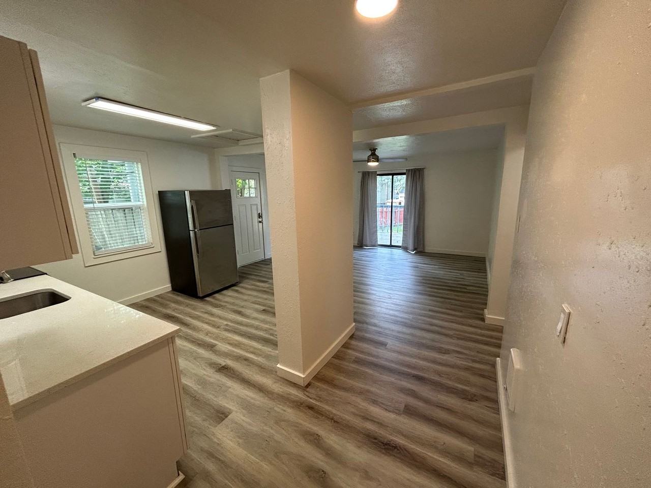 3112 W South Loop Ave - Photo 7 of 31