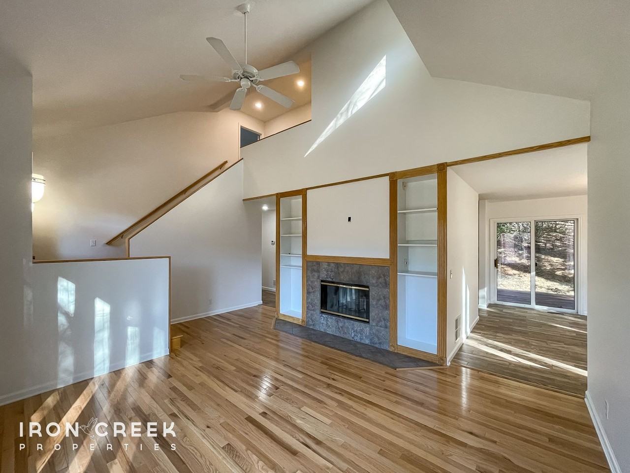 305 Secretariat Ln - Photo 3 of 26