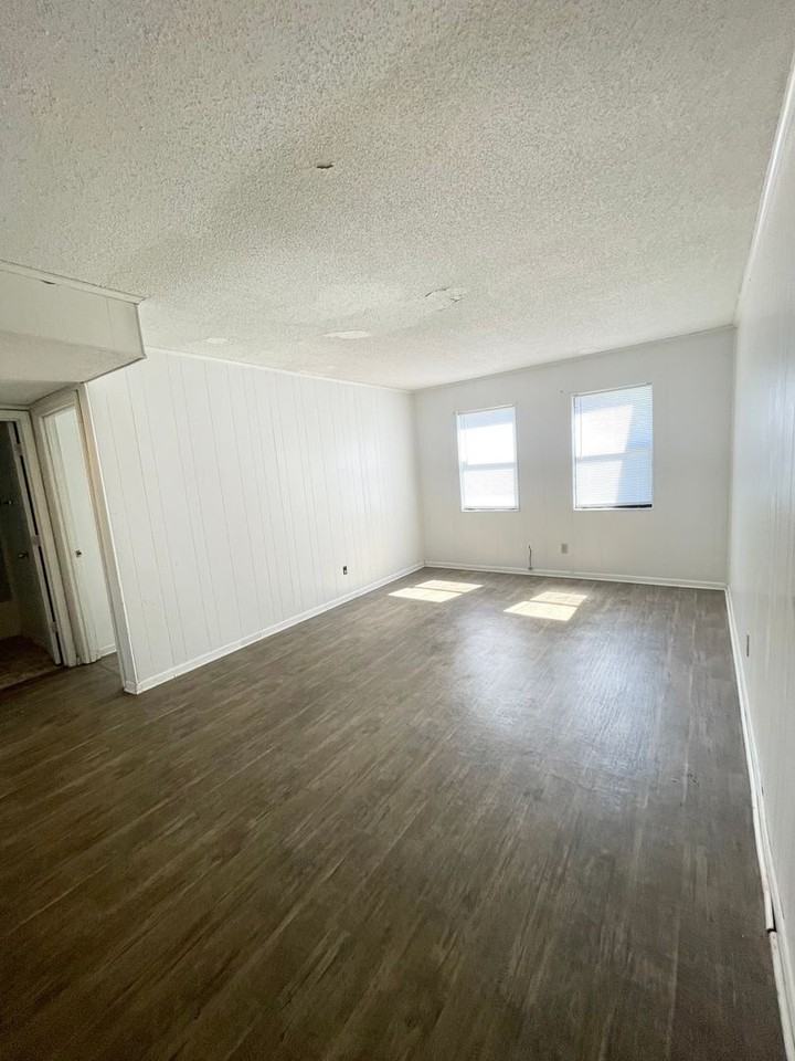 102 102 Ravenwood #B - Photo 2 of 10