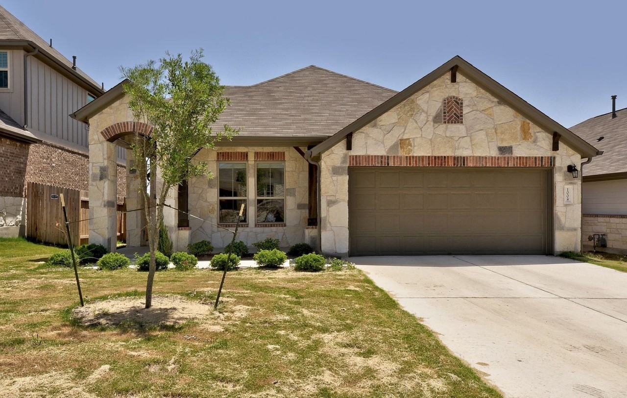 1008 Goldilocks Ln - Photo 2 of 25